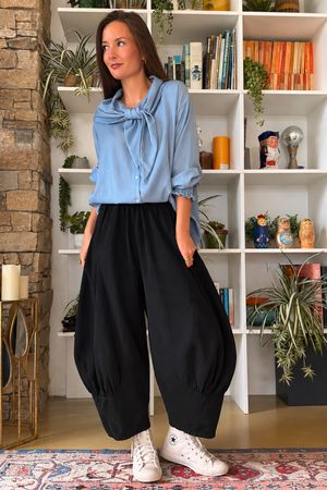 Bateau Needlecord Classic Quirky Tapered Barrel Pant Black